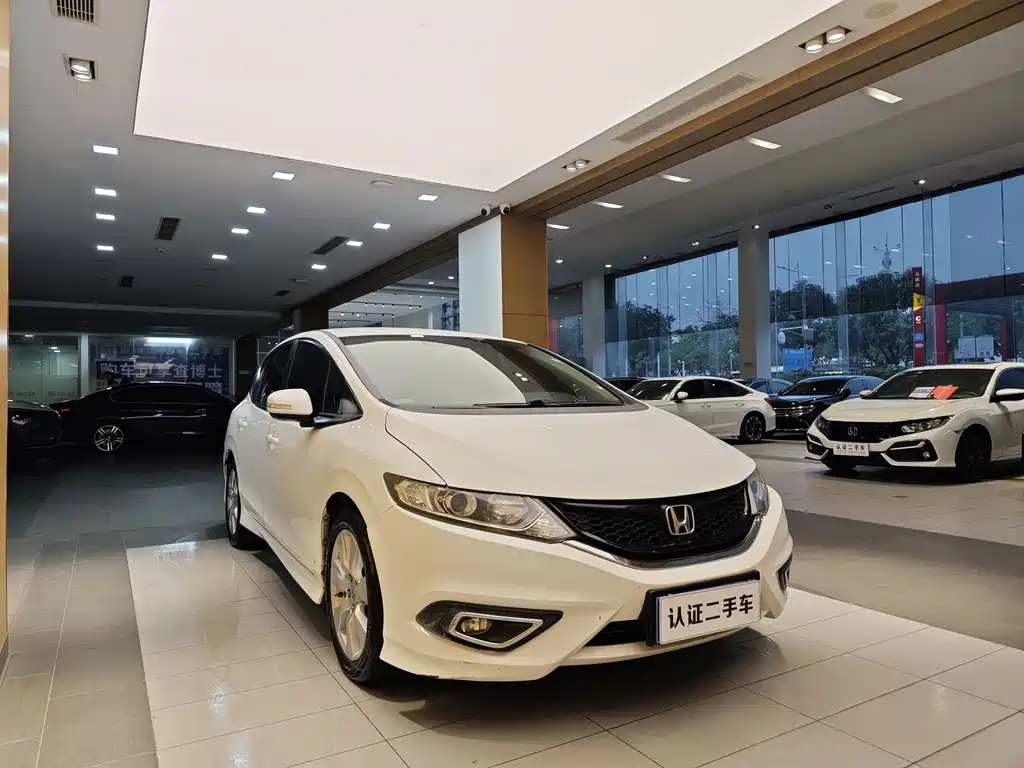 Honda Jade 2013 1.8L AT Comfort 5 мест