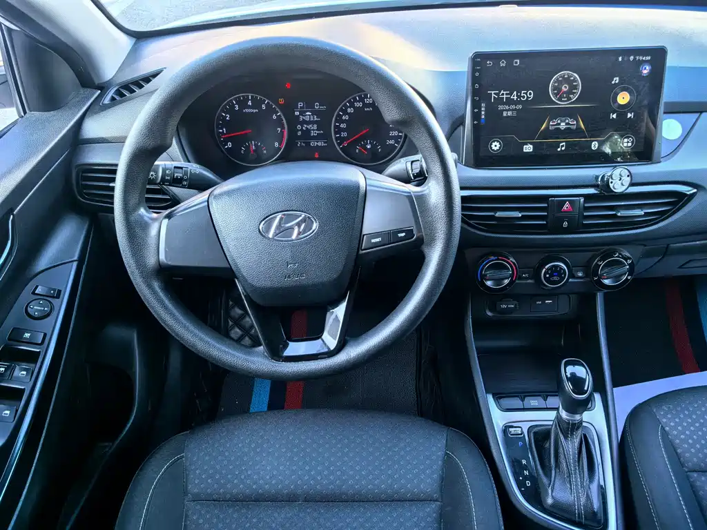 Hyundai Elantra — миниатюра 13