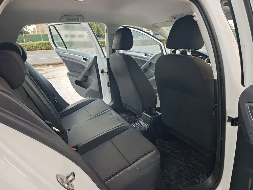 Volkswagen Golf — миниатюра 13