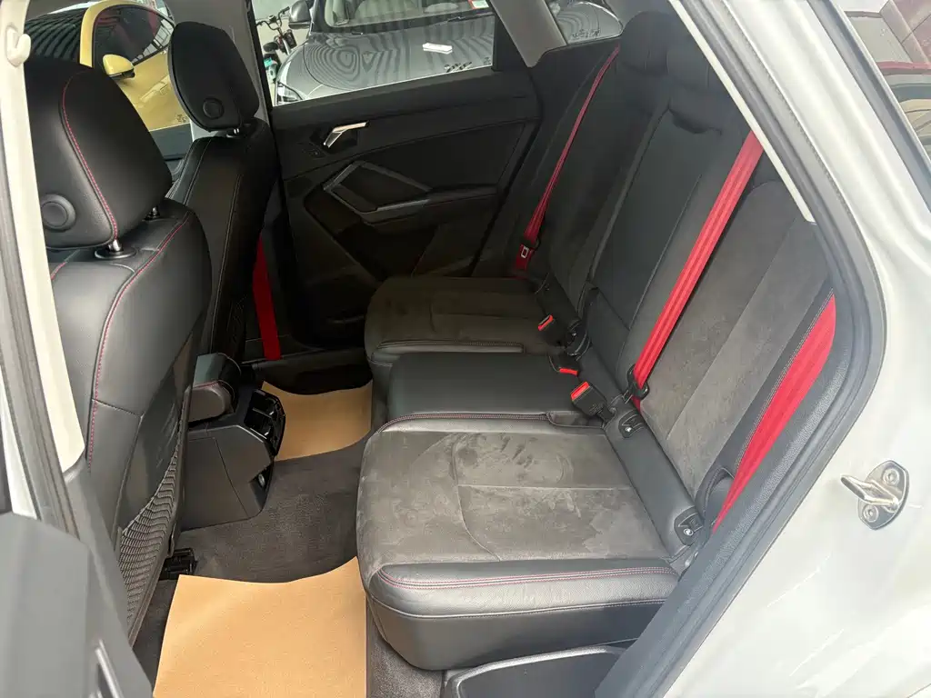 Audi Q3 — миниатюра 11