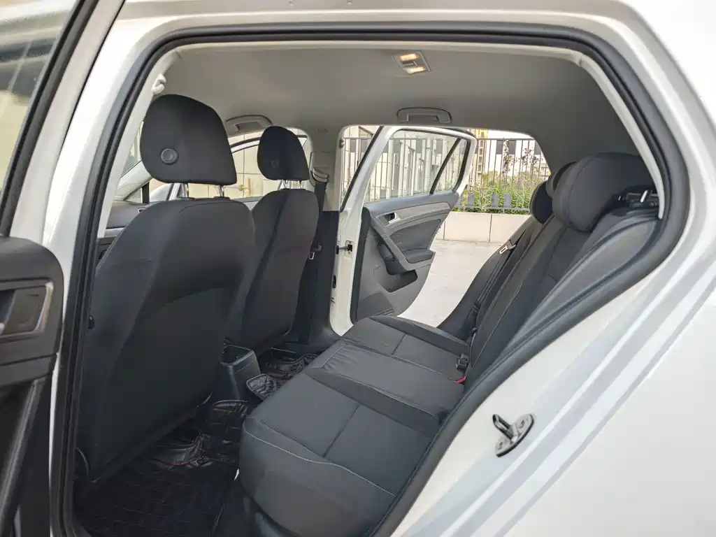 Volkswagen Golf — миниатюра 9