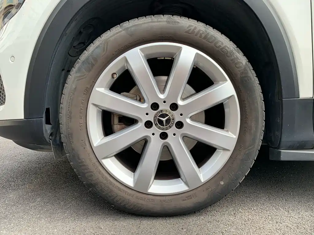 Mercedes-Benz GLB — миниатюра 11