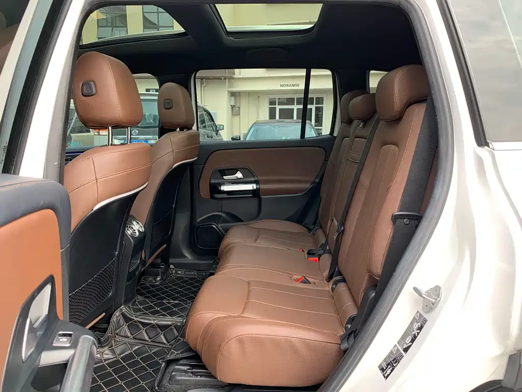 Mercedes-Benz GLB — миниатюра 16