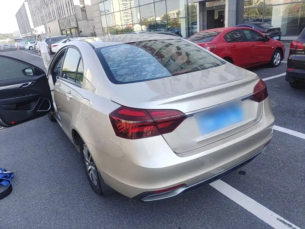 Geely Emgrand — миниатюра 5