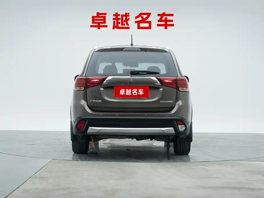 Mitsubishi Outlander — миниатюра 6
