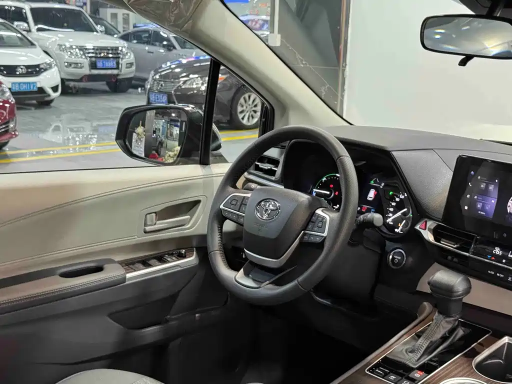 Toyota Sienna 2026 2.5L Comfort