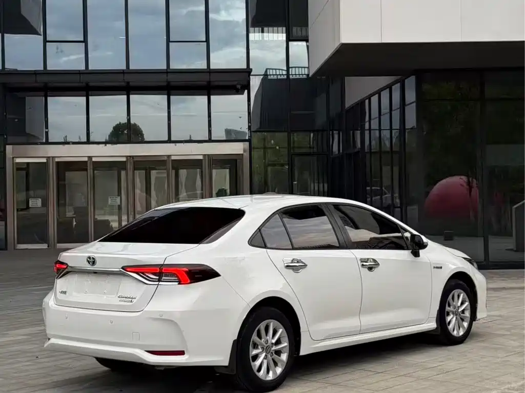 Toyota Corolla — миниатюра 8