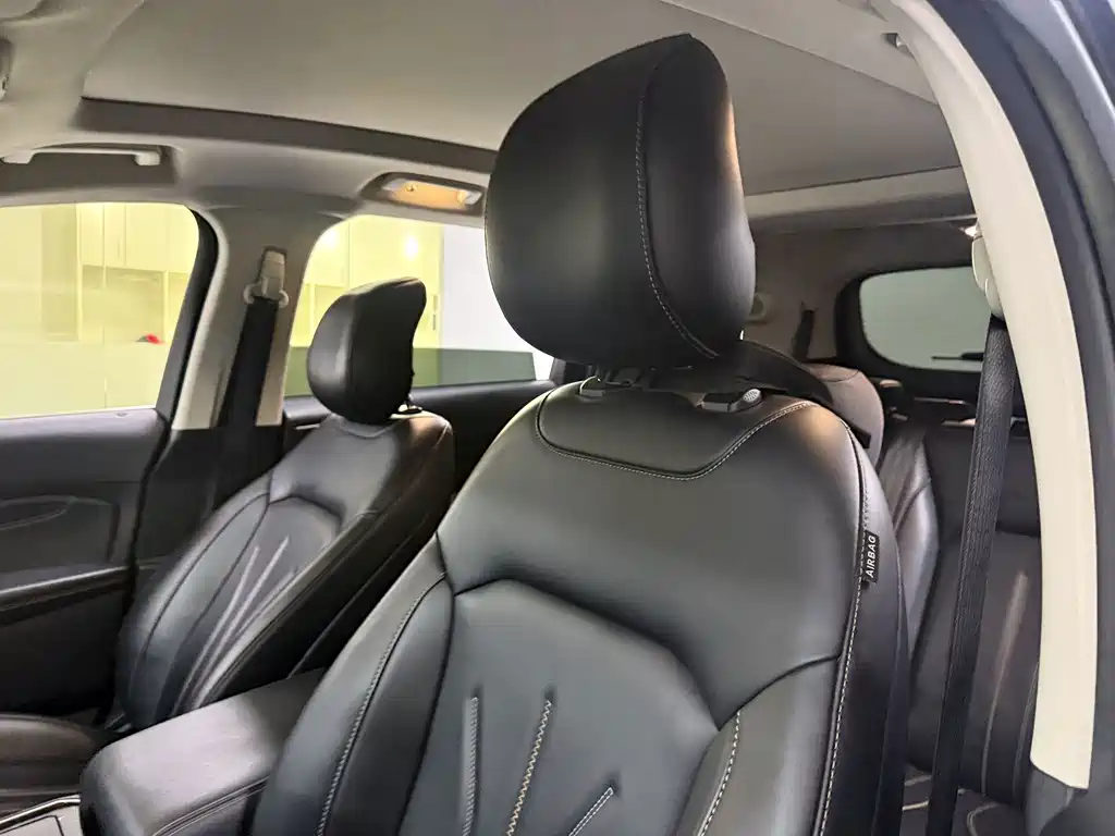 Ford Edge — миниатюра 12