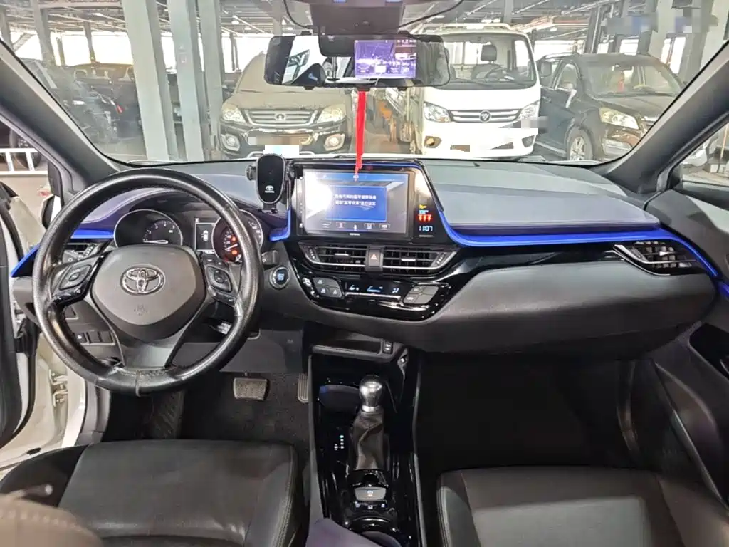 Toyota IZOA — миниатюра 10