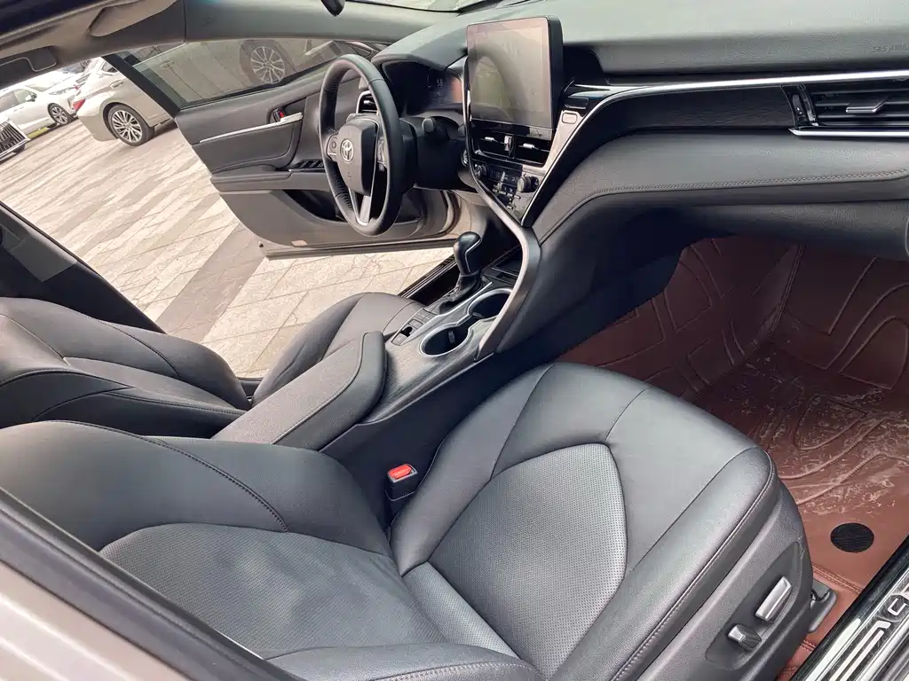 Toyota Camry — миниатюра 17
