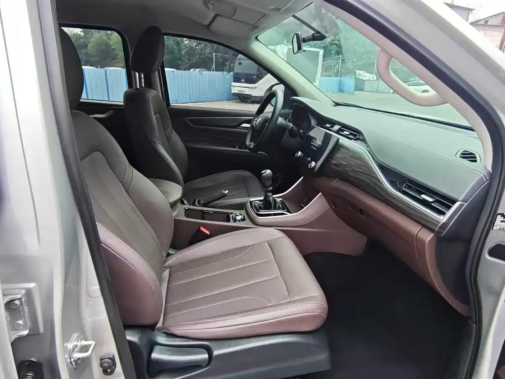 Dongfeng Rich 7 — миниатюра 10