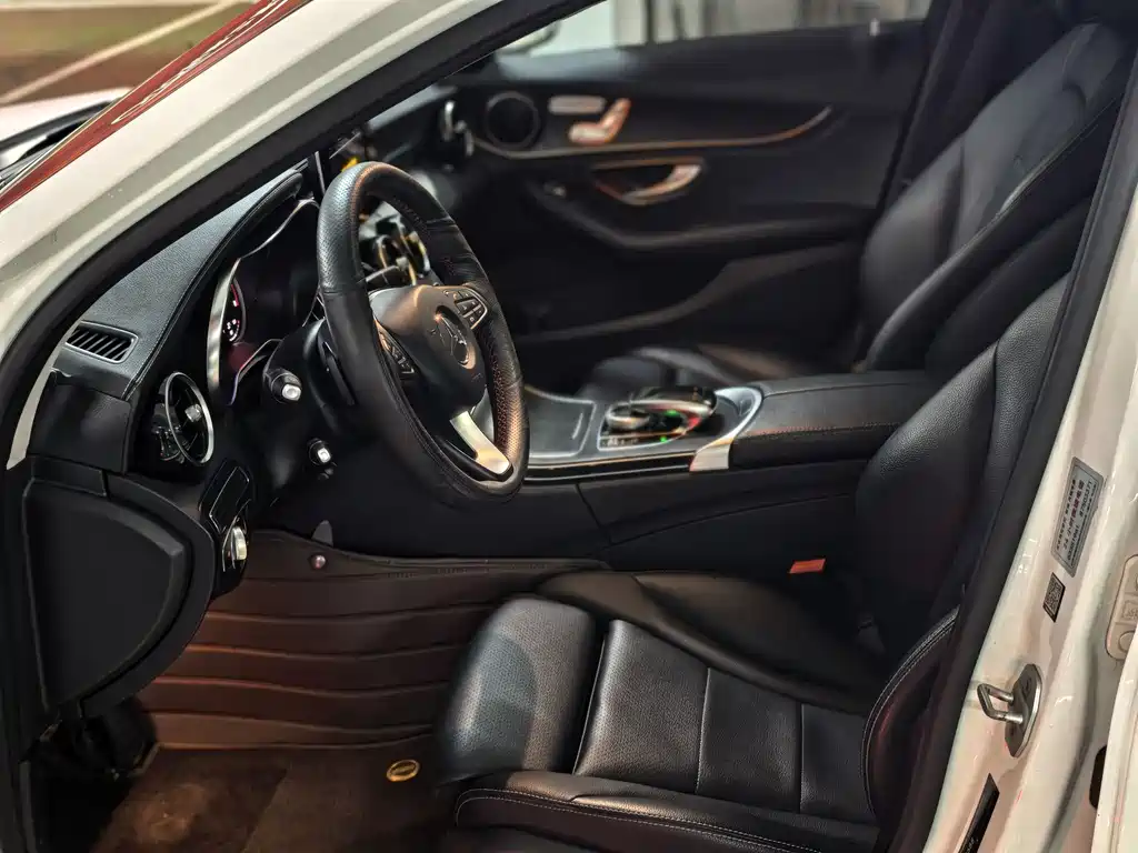 Mercedes-Benz C-Class — миниатюра 8