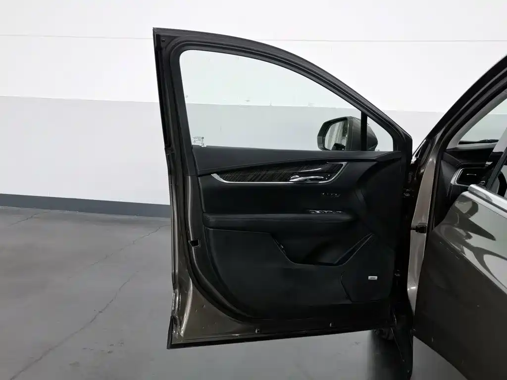 Cadillac XT5 — миниатюра 8