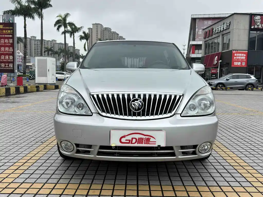 Buick GL8 — миниатюра 2