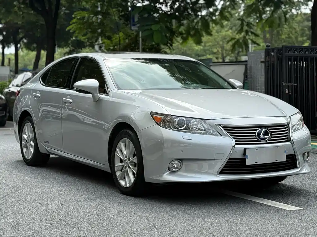 Lexus ES — миниатюра 3