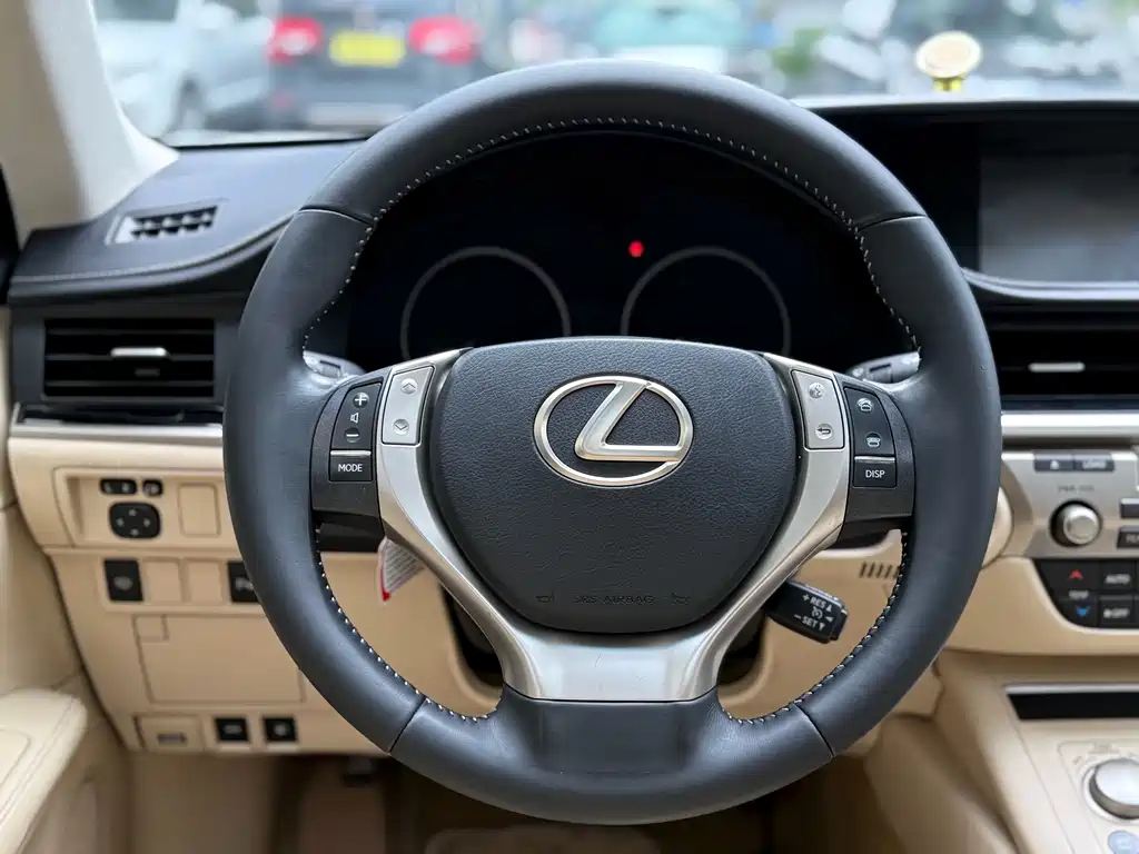 Lexus ES — миниатюра 13