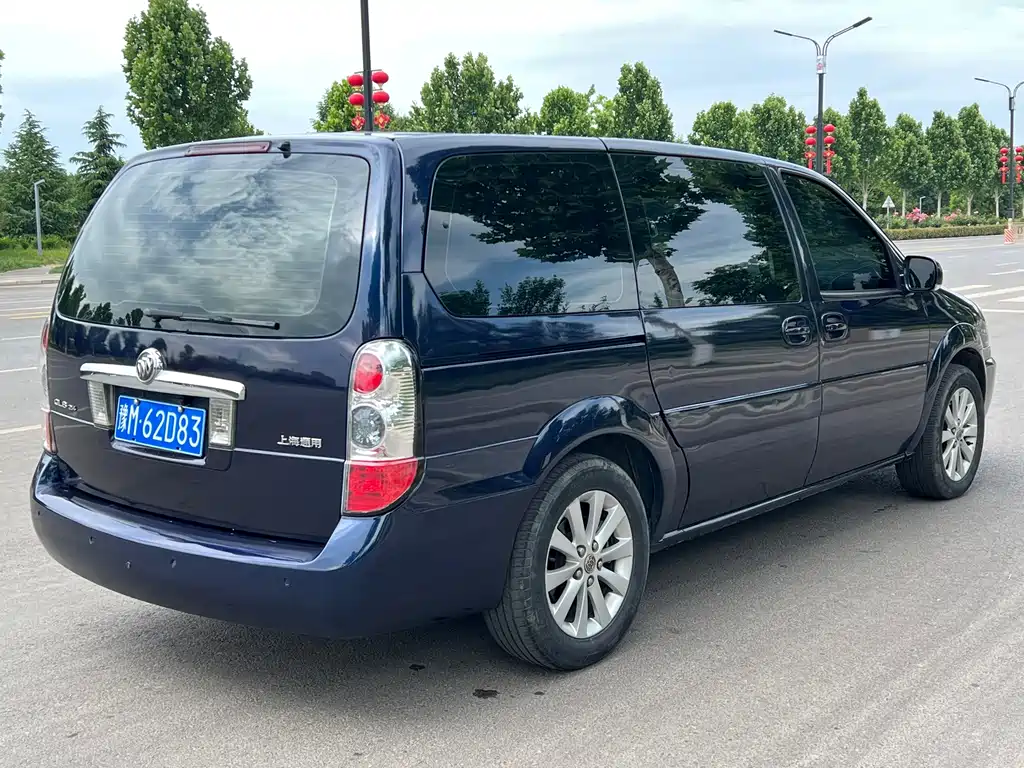 Buick GL8 — миниатюра 5