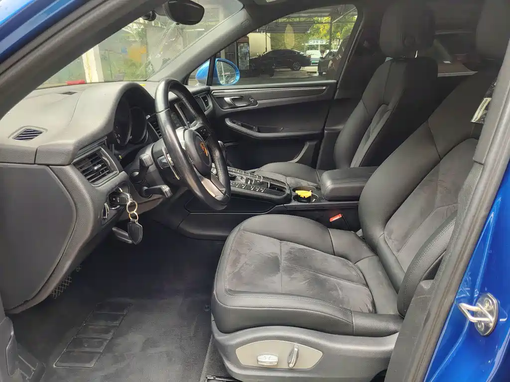 Porsche Macan — миниатюра 6