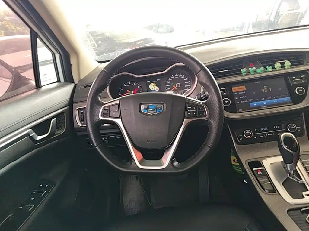 Geely Emgrand GS — миниатюра 11
