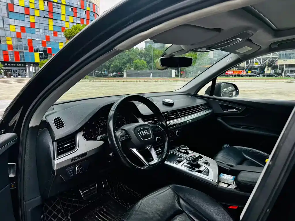 Audi Q7 — миниатюра 4