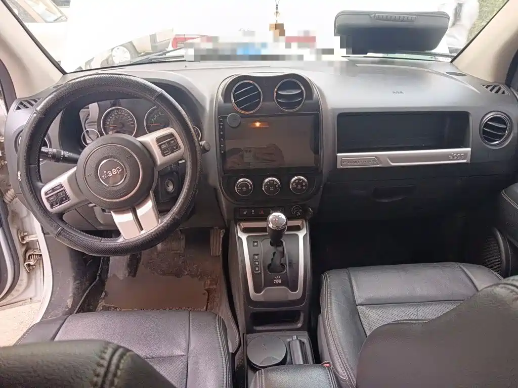 Jeep Compass (Import) — миниатюра 10