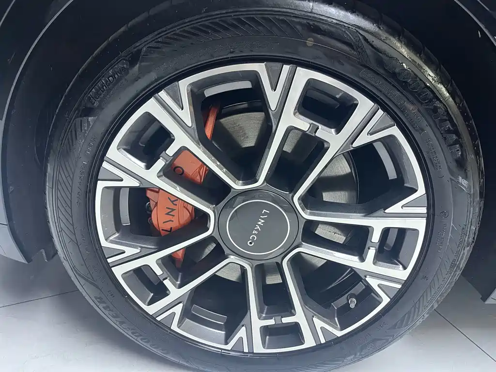 Lynk & Co 900 — миниатюра 15