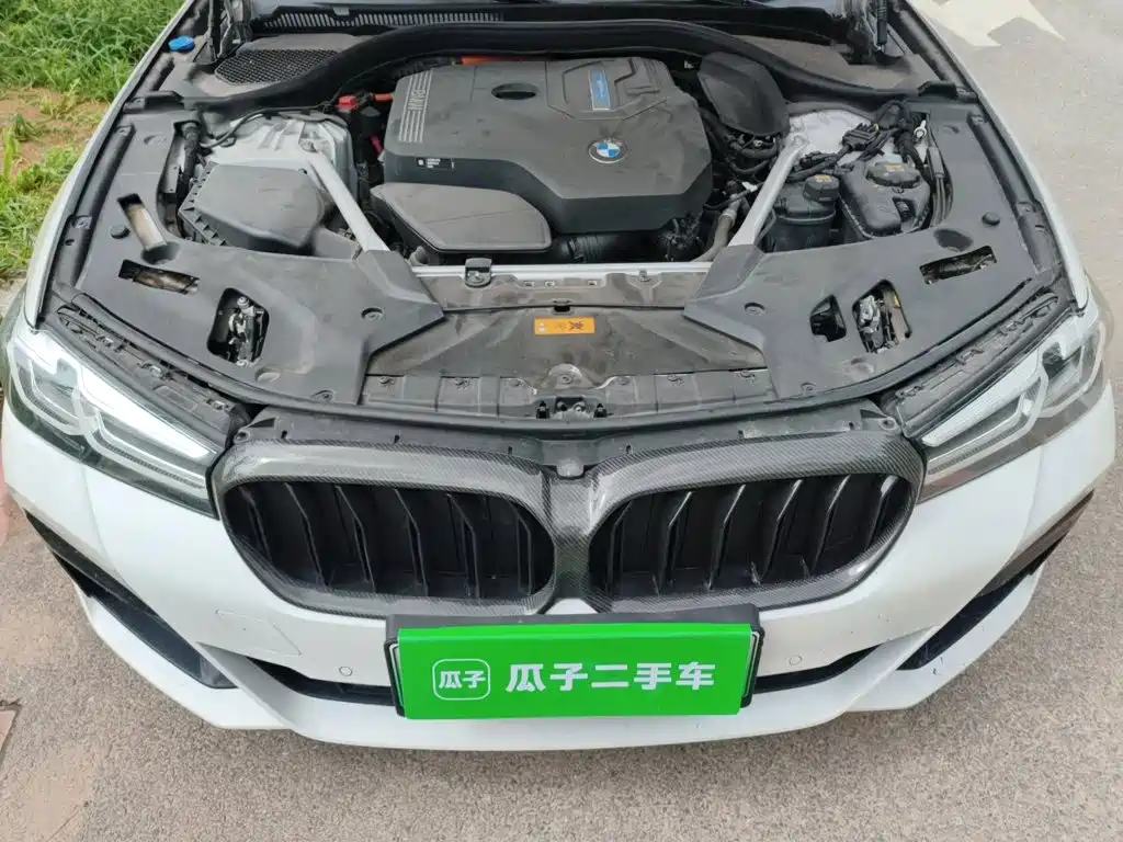 BMW 5 Series New Energy — миниатюра 21