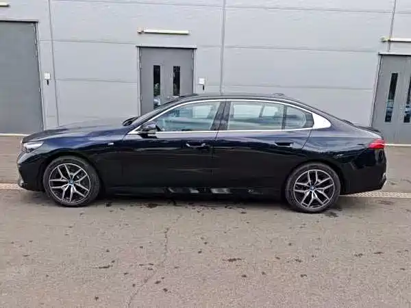 BMW i5 — миниатюра 5