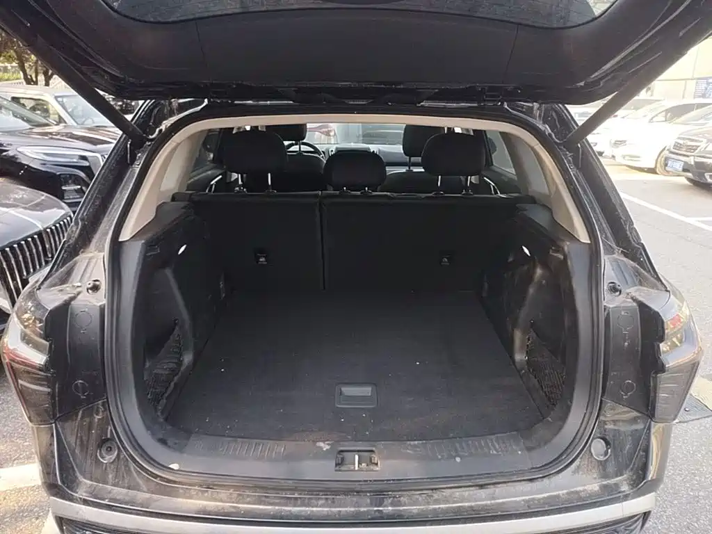 Hongqi Hongqi HS3 PHEV — миниатюра 19