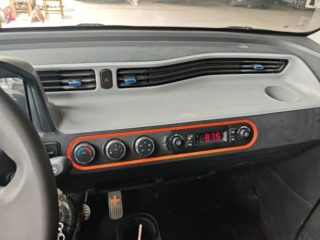 Wuling MINIEV — миниатюра 13