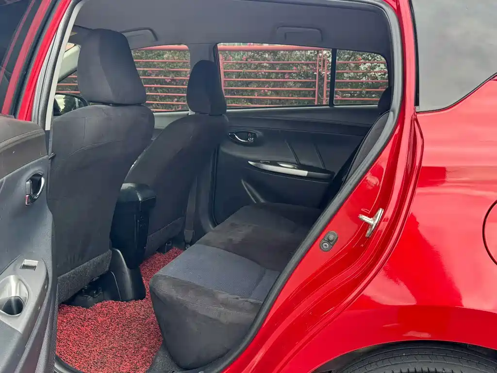 Toyota Yaris L — миниатюра 7