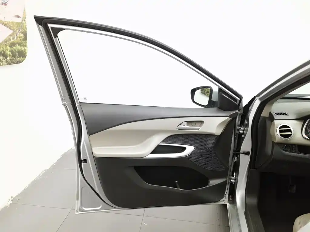 Chevrolet Sail 2015 3 1.5L MT