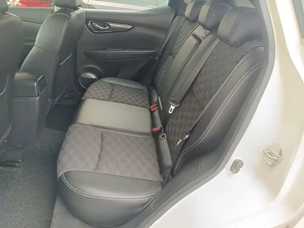 Nissan Qashqai — миниатюра 17
