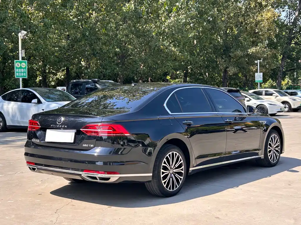Volkswagen Phideon — миниатюра 9