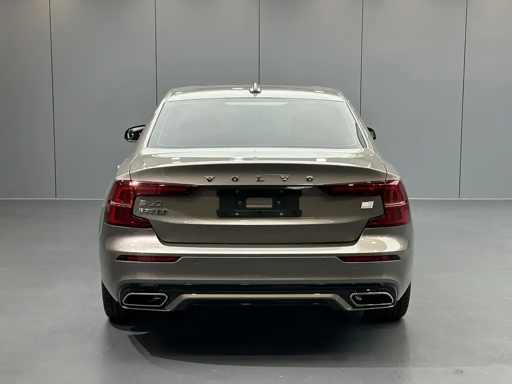 Volvo S60 PHEV — миниатюра 5
