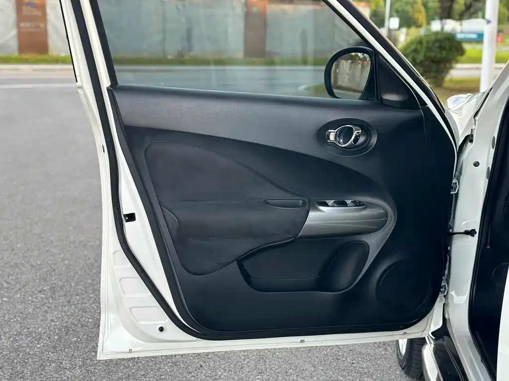 Infiniti ESQ — миниатюра 13