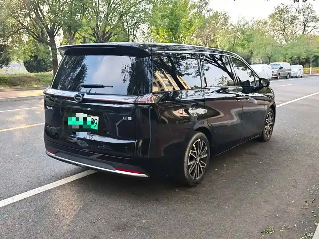 GAC Motor Trumpchi E8 PHEV — миниатюра 4