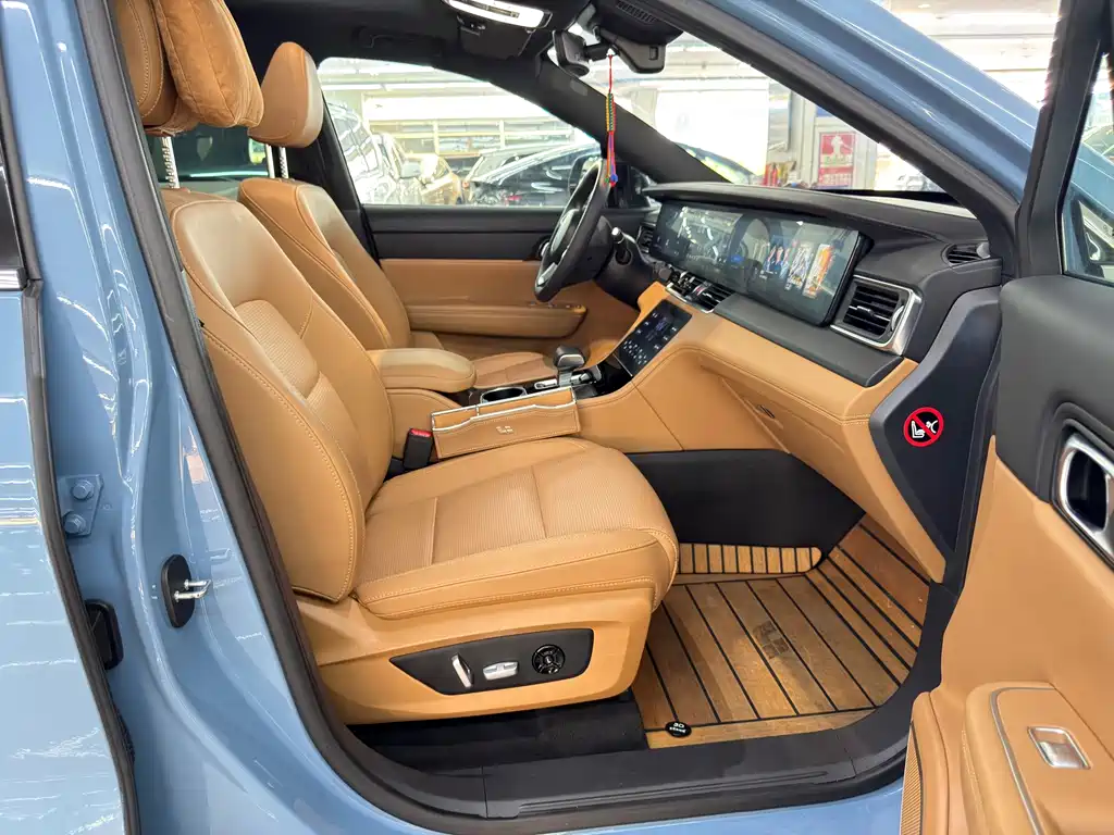 Li Auto Li ONE — миниатюра 11