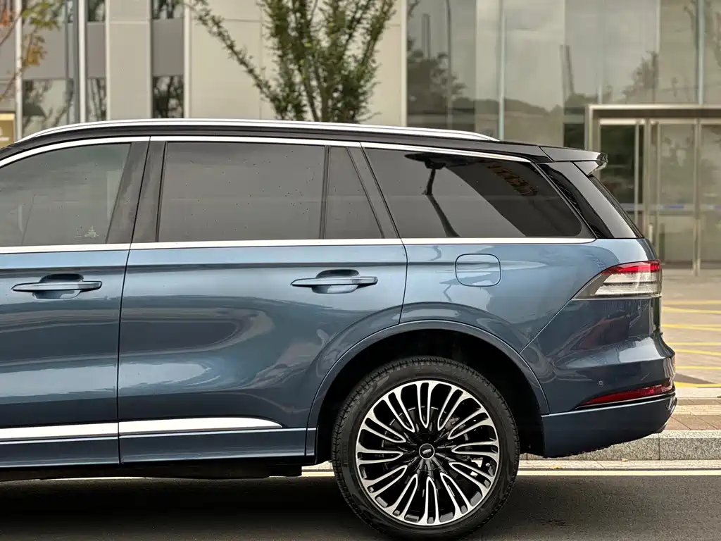 Lincoln Aviator — миниатюра 35