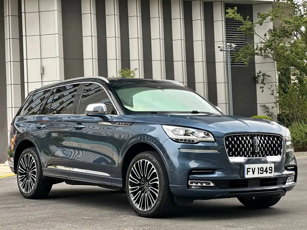 Lincoln Aviator — миниатюра 3