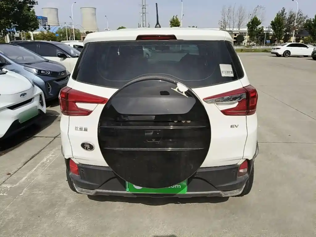 BYD Yuan EV — миниатюра 6
