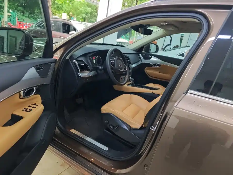 Volvo XC90 — миниатюра 4