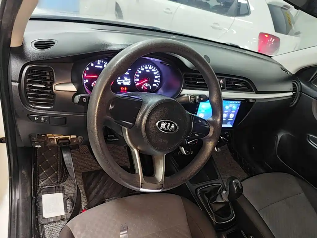 Kia K2 — миниатюра 10