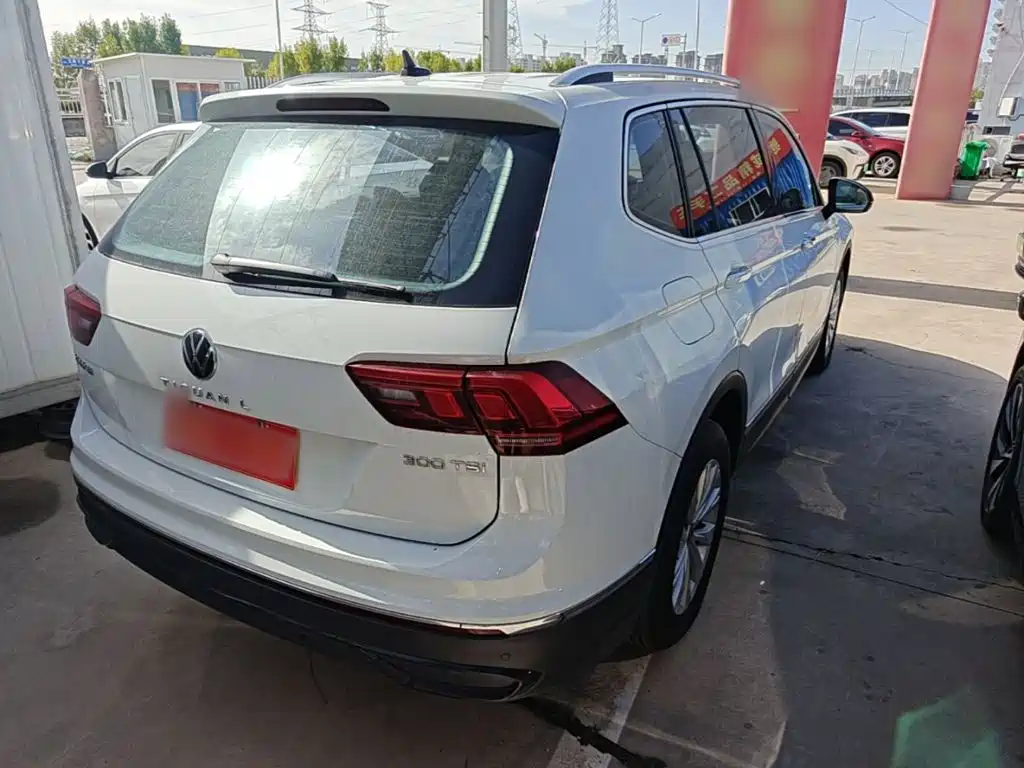 Volkswagen Tiguan L — миниатюра 7