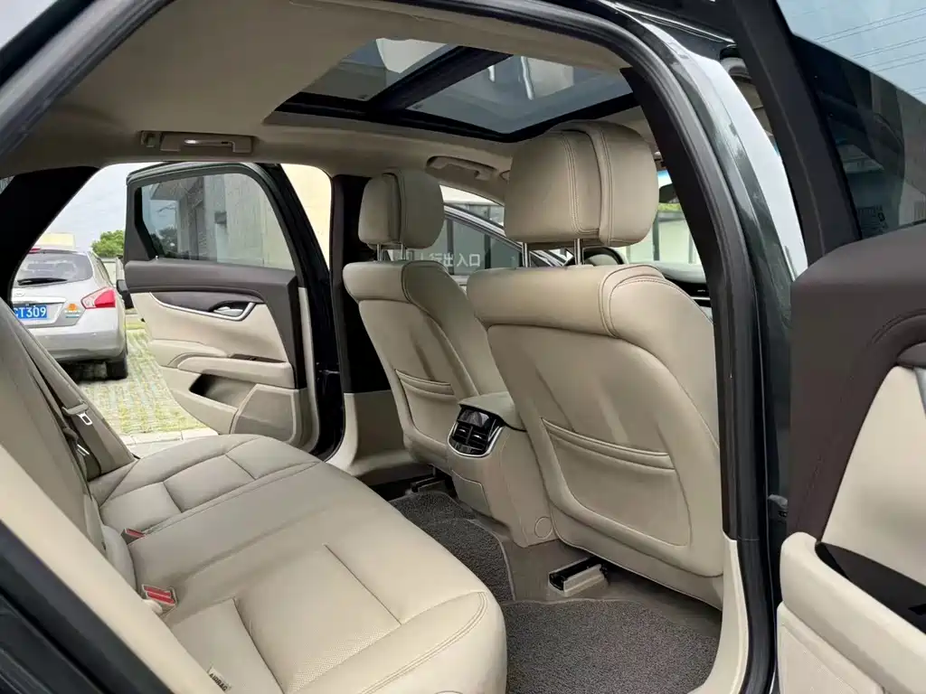Cadillac XTS — миниатюра 8