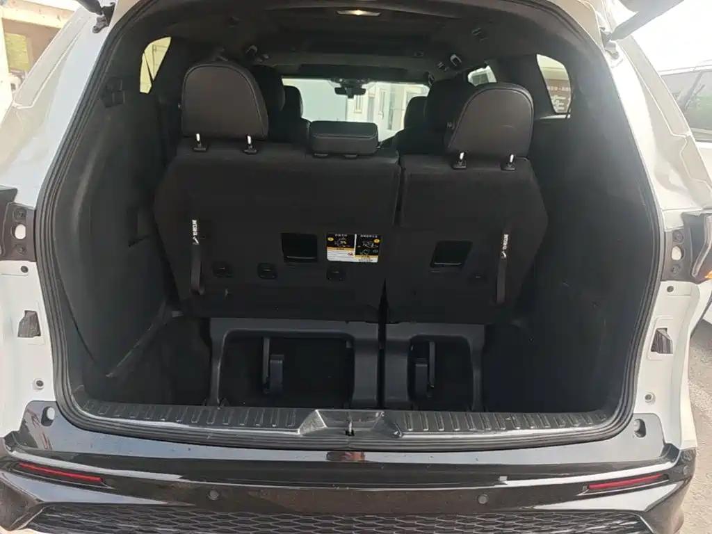 Toyota Granvia — миниатюра 19