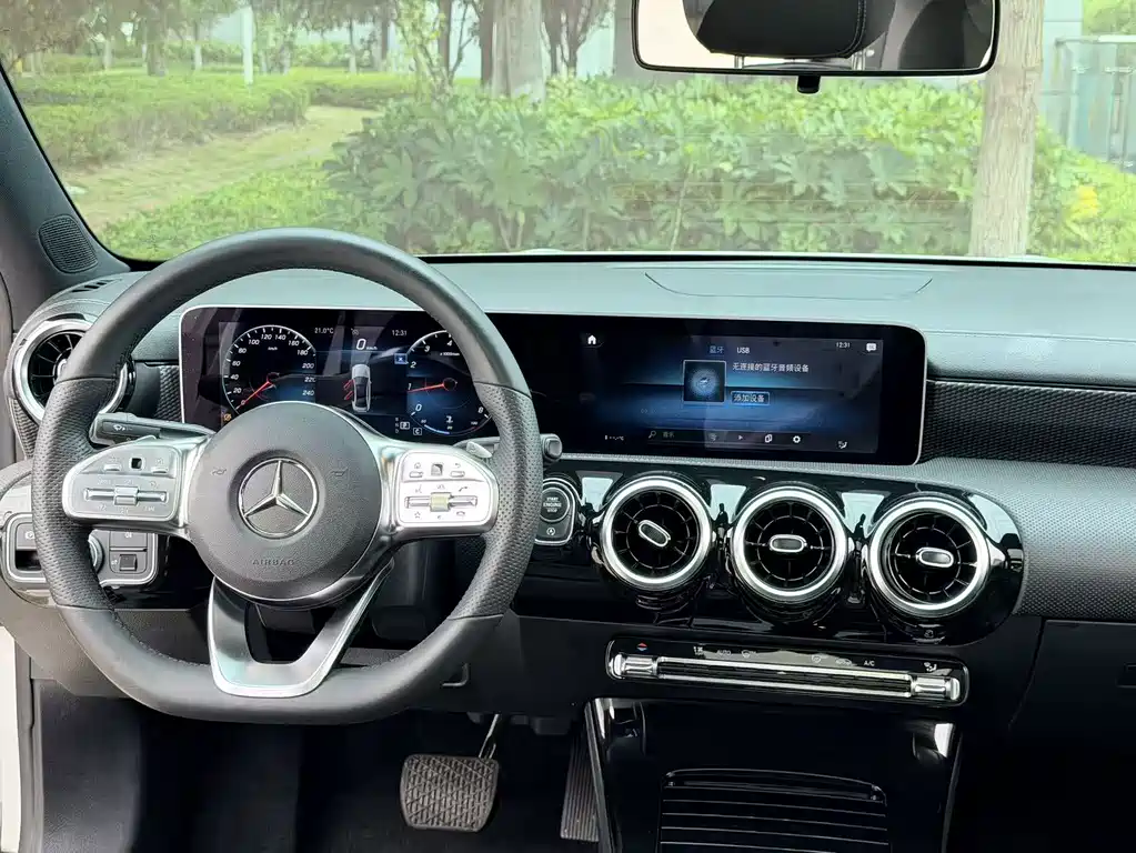 Mercedes-Benz A-Class — миниатюра 13