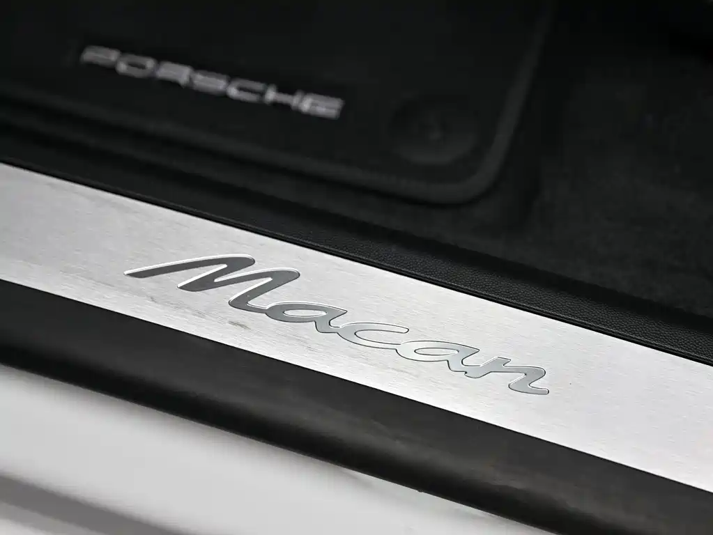 Porsche Macan EV — миниатюра 6