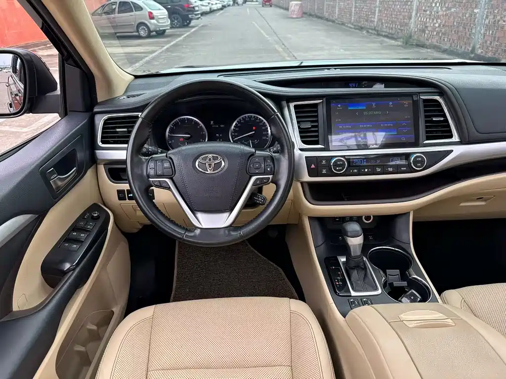 Toyota Highlander — миниатюра 5