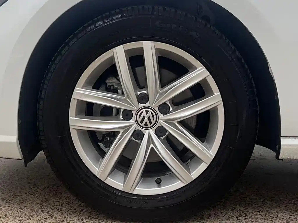 Volkswagen Golf — миниатюра 26